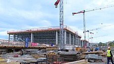 V Bubnech vznik nov ndran budova, prchod a eleznin tra, na Vstaviti...