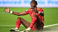 �ímský úto�ník Tammy Abraham si zoufá nad dvoubrankovým vedením Atalanty.