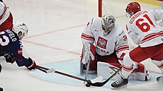 John Murray zasahuje v zápase proti USA.