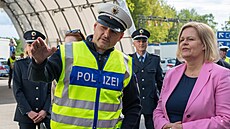 Nmecká ministryn vnitra za Sociálndemokratickou stranu (SPD) Nancy Faeserová...