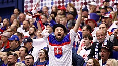 Sloven�tí fanou�ci b�hem zápasu s Kazachstánem.