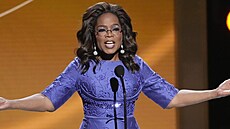 Oprah Winfreyová na pedávání NAACP Image Awards (bezen 2024)