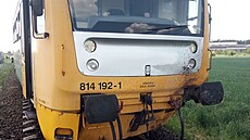 Srá�ka traktoru s vlakem u Sov�tic na Hradecku (14.5.2024).