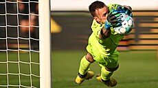 Jablonecký branká� Vilém Fendrich.