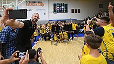 Basketbalisté ústecké Slunety se radují  z postupu do ligového finále.