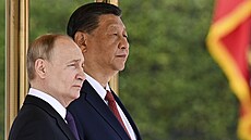 Ruský prezident Vladimir Putin a jeho �ínský prot�j�ek Si �in-pching v Pekingu....