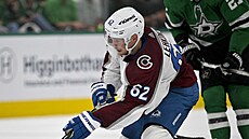 Artturi Lehkonen (62) z Colorado Avalanche úto�í.