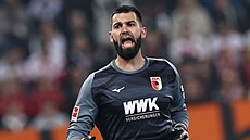 Tomá� Koubek v brán� Augsburgu