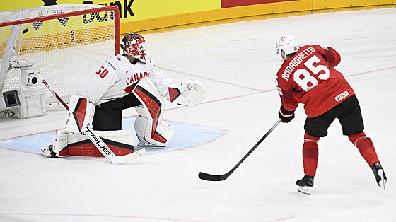 �výcar Sven Andrighetto prom��uje nájezd proti Kanad� a posílá tým do finále...