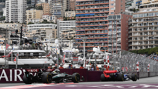 Hamilton a Leclerc zajeli nejrychlejší časy v pátečních trénincích v Monaku
