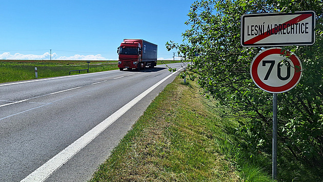 Cestu k D1 zdrží kyvadlová doprava, stavaři se pustili i do opravy mostu