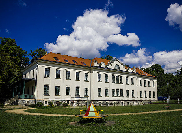 „Už nechci tu bolest.“ „Miluju milovat.“ Jak vypadá život na dětské psychiatrii