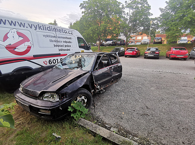 Parkování na sídliti Jiní Svahy ve Zlín. (kvten 2024)