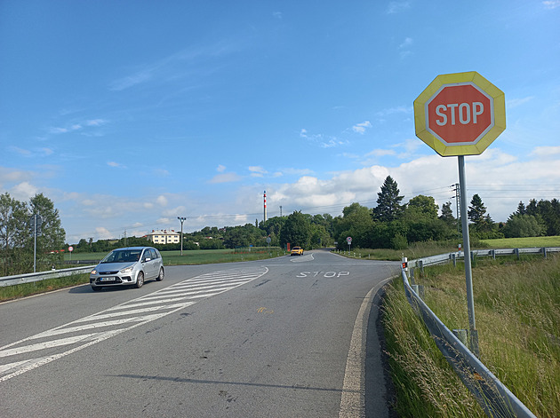 Zrádná kiovatka na obchvatu Holic bude bezpenjí. SD ji pestaví na...