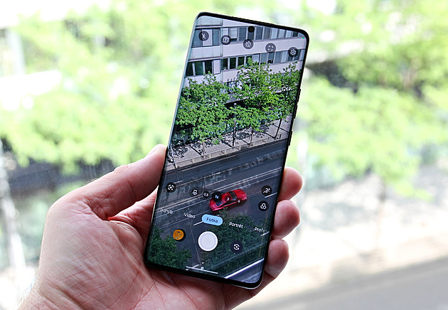 Motorola zabrala, její Edge 50 Ultra patří do širší špičky fotomobilů