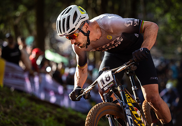 Novými lídry SP v cross country jsou švýcarští bikeři Schurter a Kellerová