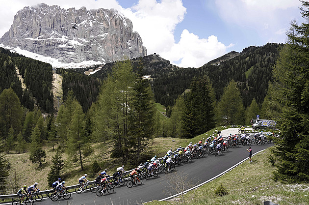ONLINE: Giro znovu v horách. Kdo ušetřil dost sil na etapové vítězství?