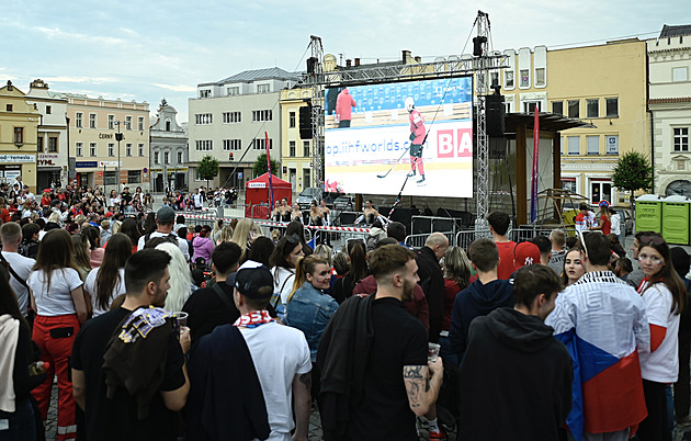Muž prodával falešné lístky i na fotbalové Euro, přišel si na dva miliony