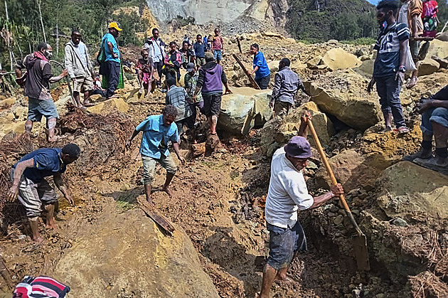 Sesuvy půdy v Papui-Nové Guineji zasypaly nejméně dva tisíce lidí