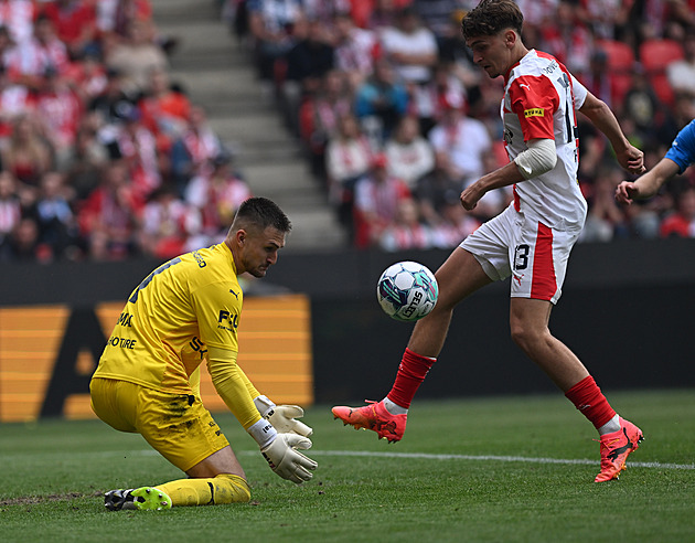ONLINE: Slavia - Mladá Boleslav 0:0, do brány se vrací Staněk, hraje i Provod
