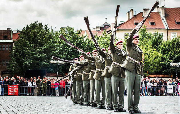 Patronku Olomouce uctí během Svátků města průvod, čestné stráže i jarmark