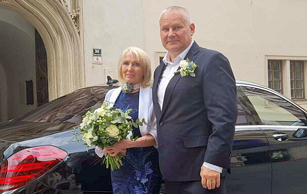Jiří Kajínek se oženil, partnerku Magdu zná už 47 let. Je to úžasná věc, řekl