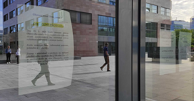 Řekli mi, že nepochodím. Drtivá většina soudních úředníků stávkuje za lepší mzdy