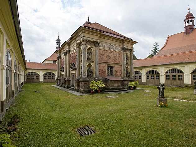 Vahşi Kuzey güzelliklerle doludur.  Šluknovské çıkıntısı sizi rahatlatacak