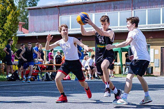 r nad Szavou ovldne 17. ronk turnaje ve streetballu