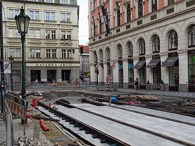  Rekonstrukce tramvajových kolejí v Havlíkov a Dládné ulici. 