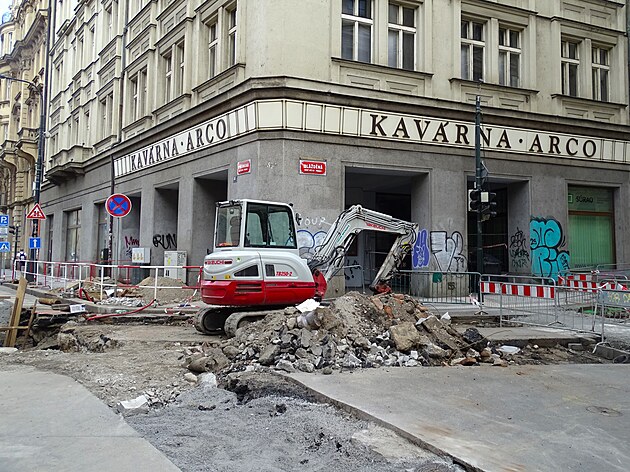Rekonstrukce tramvajových kolejí v Havlíkov a Dládné ulici. 