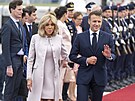 Francouzský prezident Emmanuel Macron p�ijel se svou man�elkou Brigitte na...
