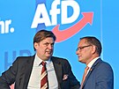 Maximilian Krah a Tino Chrupalla na sjezdu AfD (28. ervence 2023)
