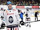 Jaromír Jágr slaví na led� Vsetína záchranu extraligy, ve které se Kladno...