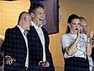 �e�tí hokejisté porá�í v semifinále �védsko. Zleva Martin Straka a Jaromír...
