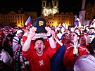 Fanou�ci slaví zlato po finále MS v hokeji na Starom�stském nám�stí. (26....