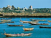 Francouzské ddictví v Africe. V Senegalu (pohled na metropoli Dakar) se o...