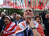 Lidé v centru gruzínského Tbilisi protestují proti návrhu zákona o zahraniním...