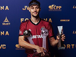 Spar�an Veljko Birman�evi� ovládl ankety Ligové fotbalové asociace. Vyhrál...