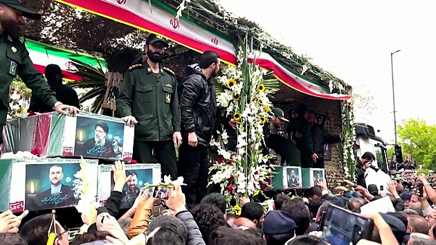 Tisce lid v Tabrzu oplakvaj smrt rnskho prezidenta Rasho