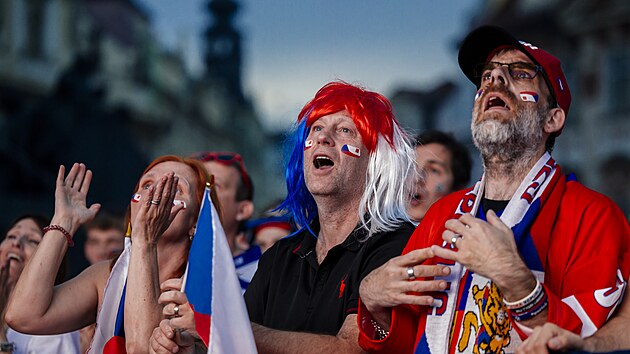 Staromstsk nmst v Praze zaplnily bhem finlovho zpasu hokejovho mistrovstv svta mezi eskem a vcarskem (2:0) tisce fanouk. (26. kvtna 2024)