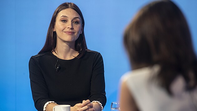 Hostem po�adu Rozst�el je p�sni�k��ka a zp�va�ka Kate�ina Marie Tich�.