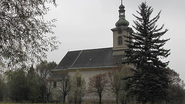 Kostel sv. Barbory v karninsk sti Louky. Architektura z roku 1809 s baroknm ttem, dokldajc doznvn baroknch architektonickch prvk v obdob nastupujcho empru.