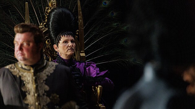 �t�b �esk� televize s re�is�rem Tom�em Pavl��kem nat��� na st�tn�m hradu Bouzov v�no�n� poh�dku T�i princezny. Kl�ra Mel�kov� jako kr�lovna Mortana.