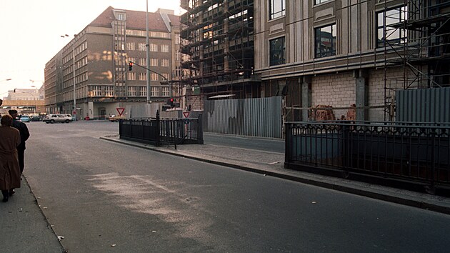 Nen� tu nic k vid�n�. Stanice Stadtmitte v historick�m centru Berl�na jako by ani neexistovala.