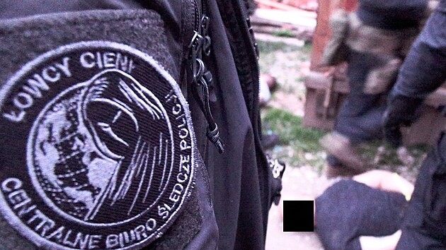 Polsk� policie zadr�ela mu�e z �eska, na kter�ho byl vyd�n mezin�rodn� zatyka� kv�li podez�en� z ��asti na organizovan� skupin� vyr�b�j�c�, pa�uj�c� a prod�vaj�c� drogy. (27. kv�tna 2024)