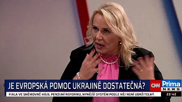 Klra Dostlov na CNN Prima News: Je sprvn pomhat Ukrajin, ale je as na...