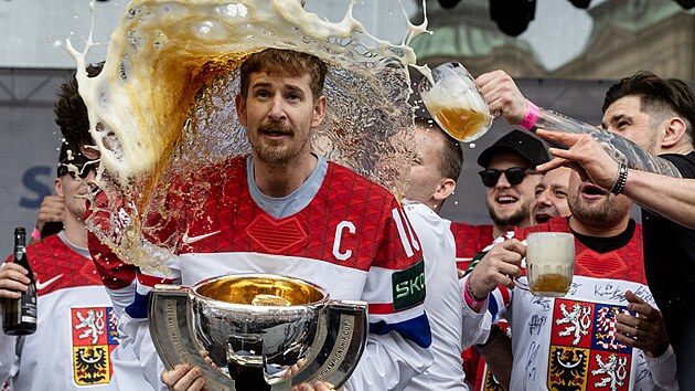 Oslavy zisku titulu mistr� sv�ta v ledn�m hokeji na Starom�stsk�m n�m�st� v...
