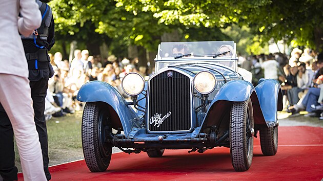 V italsk�m m�ste�ku Cernobbio u jezera Como se na idylick�m pozemku 450 let star�ho luxusn�ho hotelu Villa d�Este konal dal�� ro�n�k festivalu automobilov� kr�sy. K vid�n� bylo na p�t des�tek skvost� na �ty�ech kolech. Za celkov�ho v�t�ze mezin�rodn� porota ozna�ila Alfu Romeo 8C 2300. Poj�te se zasn�t do na�� galerie.
