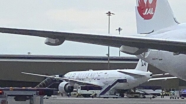 Letadlo Boeing 777-300ER spolenosti Singapore Airlines po nouzovm pistn na mezinrodnm letiti Suvarnabhumi v Bangkoku. (21. kvtna 2024)